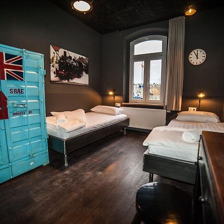 Hostel Am Bahnhof Suhl Exteriör bild