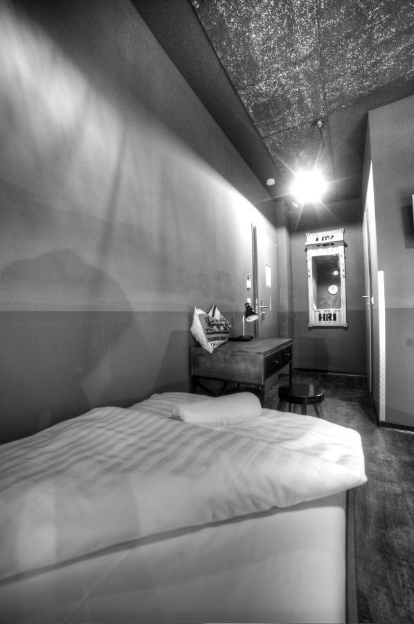 Hostel Am Bahnhof Suhl Exteriör bild