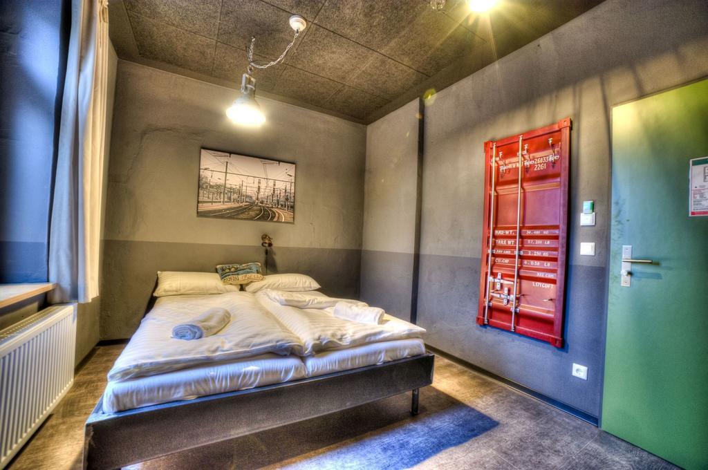 Hostel Am Bahnhof Suhl Exteriör bild